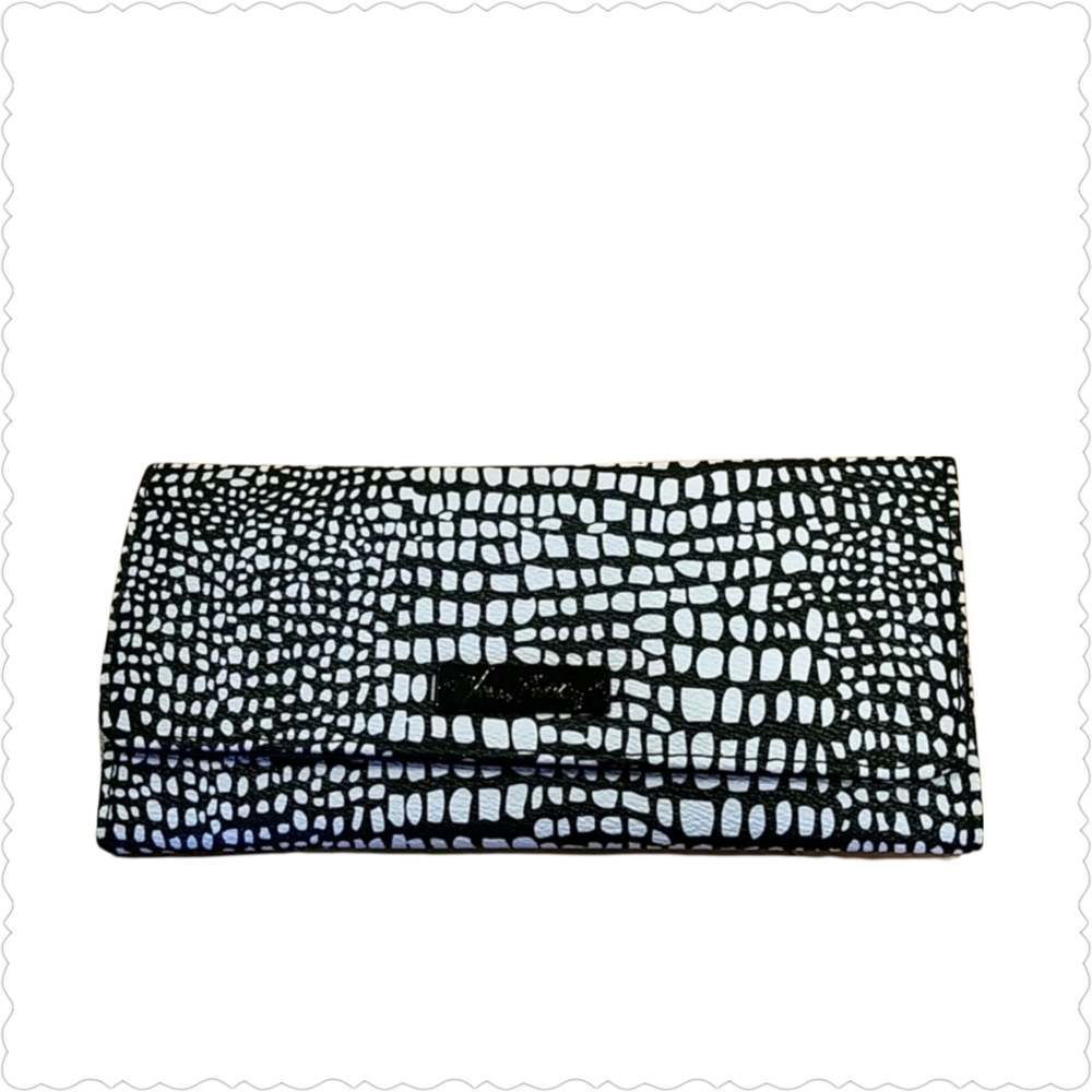 VERA BRADLEY Trifold Black & White Wallet